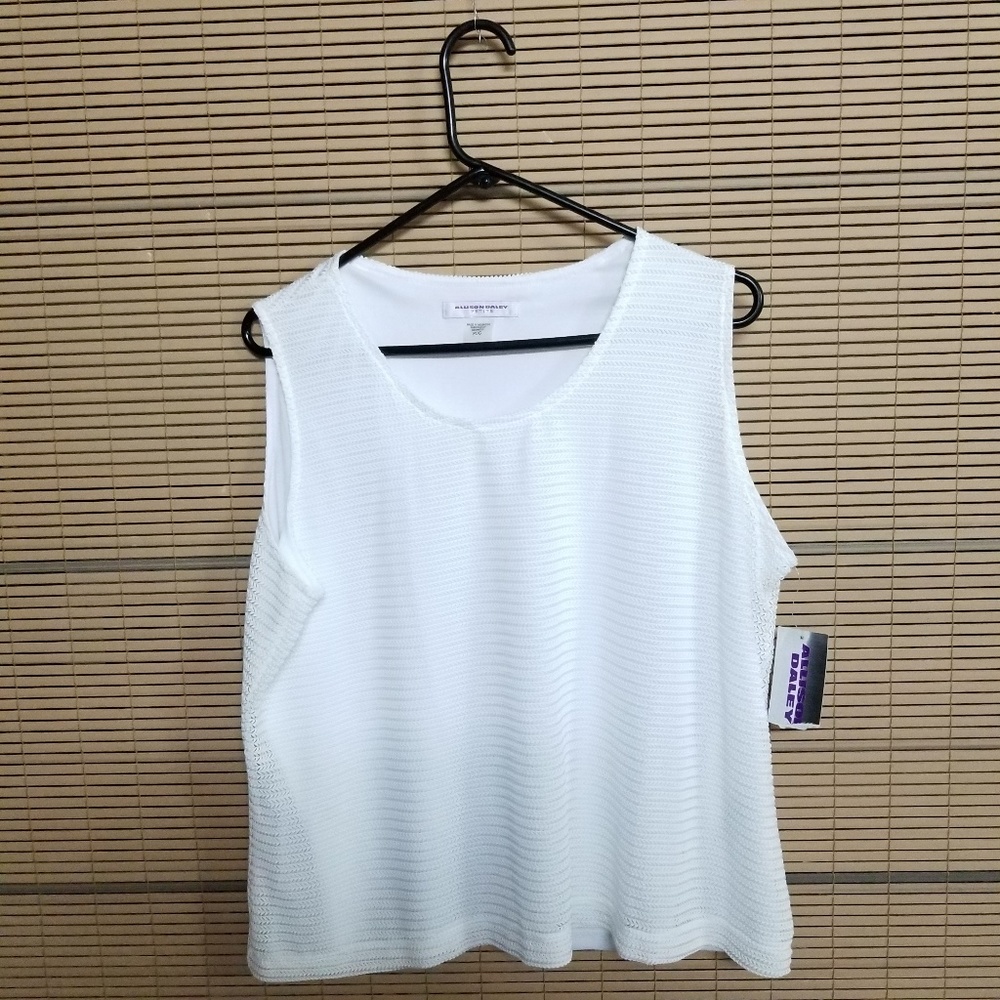 Allison Daley White Tank Top SIZE: P